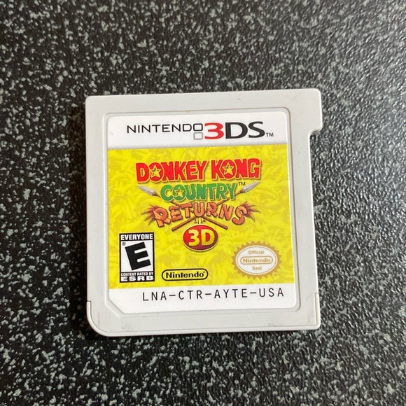 Donkey Kong Country Returns In 3D 3DS Game - Picture 1 of 2